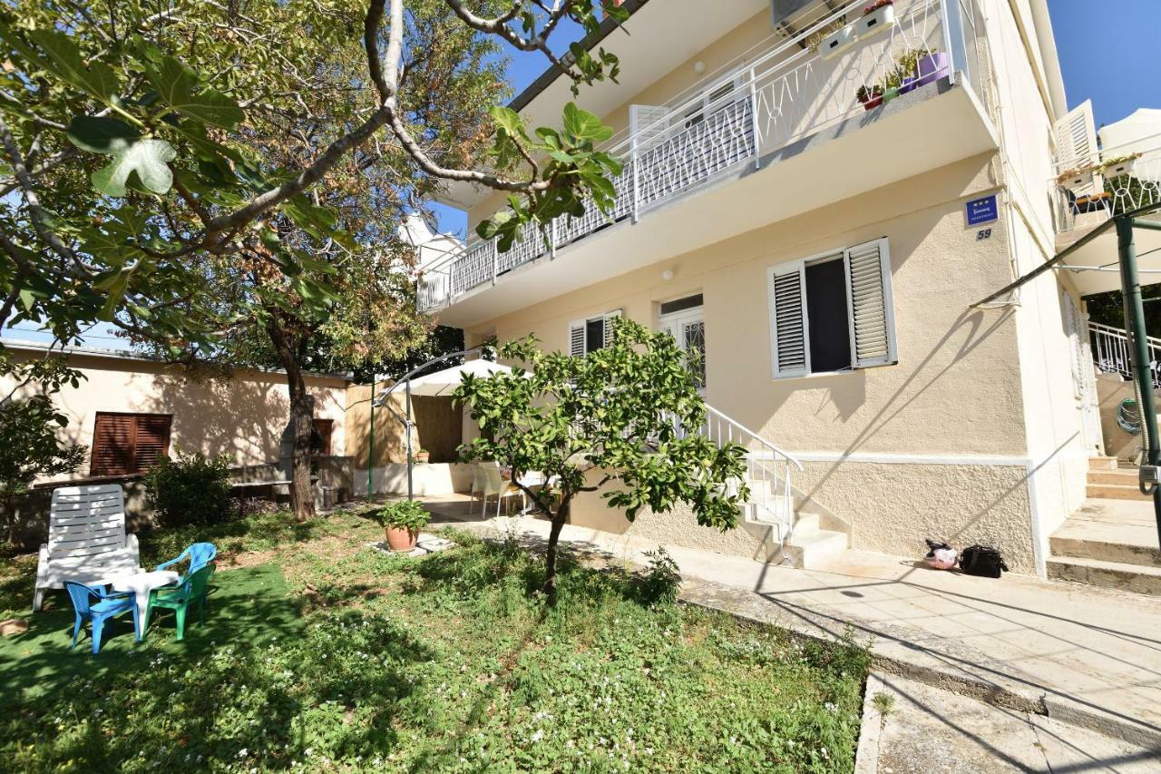 Apartments Dragica Примоштен Екстер'єр фото